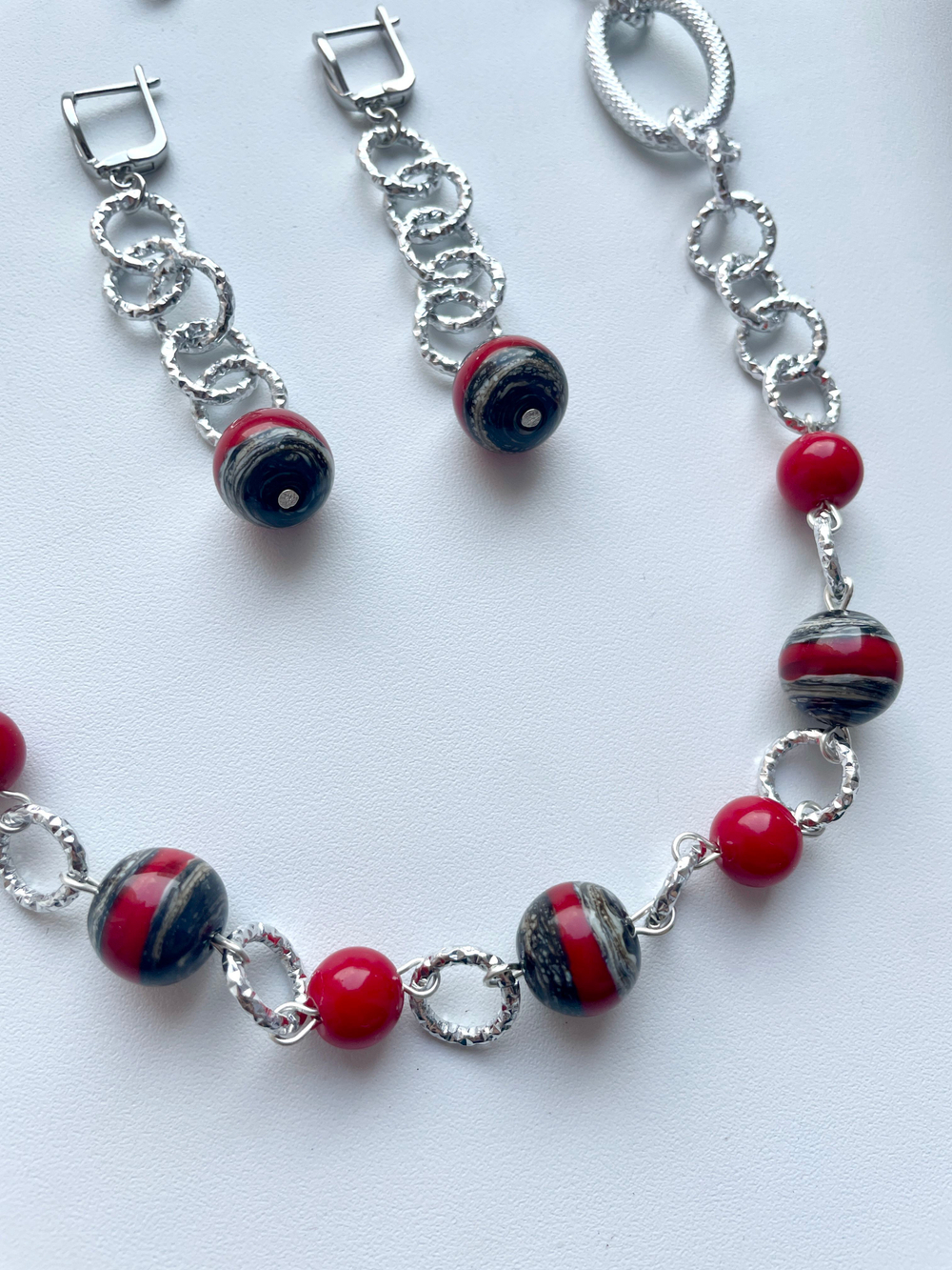 Комплект украшений из муранского стекла: колье, серьги