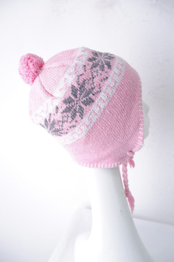 Шапка нежного оттенка