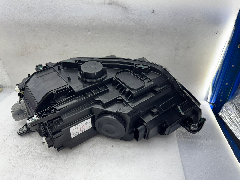 LED фары оригинальные для Volkswagen Jetta 2022-2024