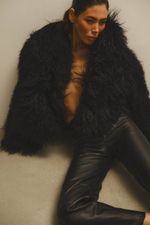 PRE-ORDER LAMA FUR ÉSME INS