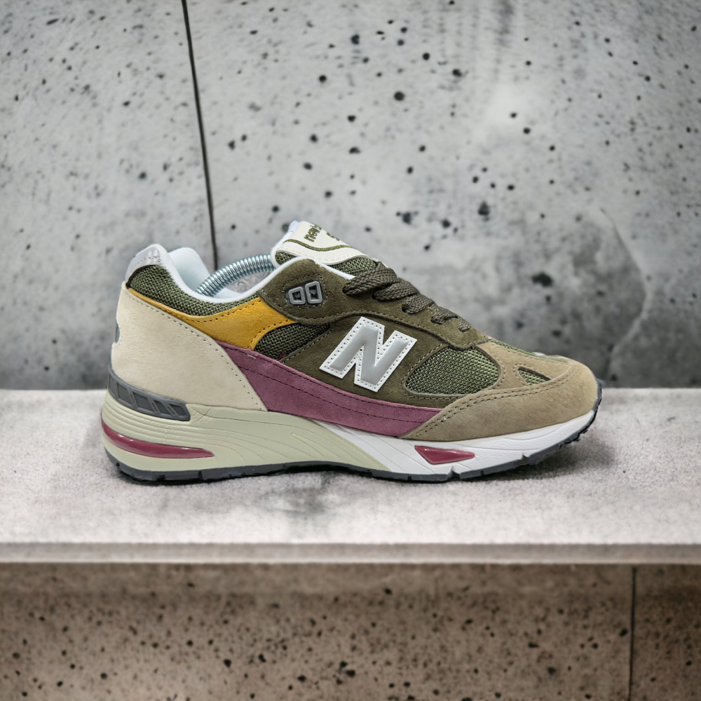 New Balance 991 • Green