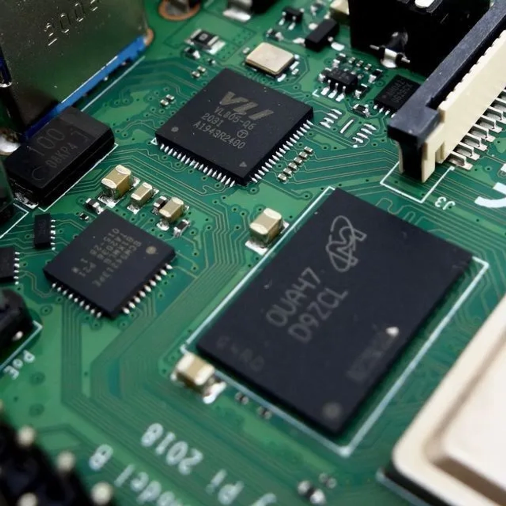 Raspberry Pi 4 Model B 1GB