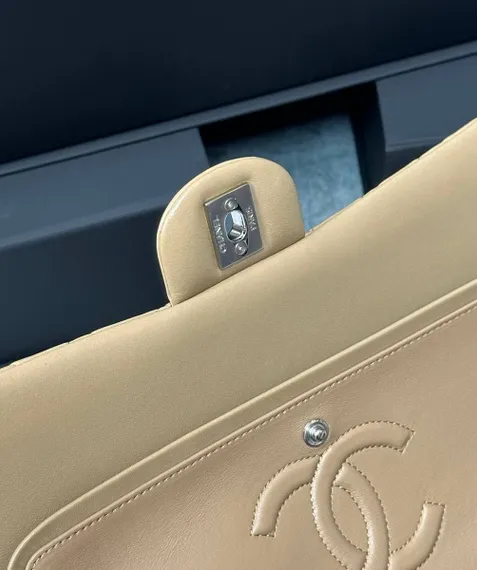 Сумка женская Chanel Timeless Jumbo бежевый