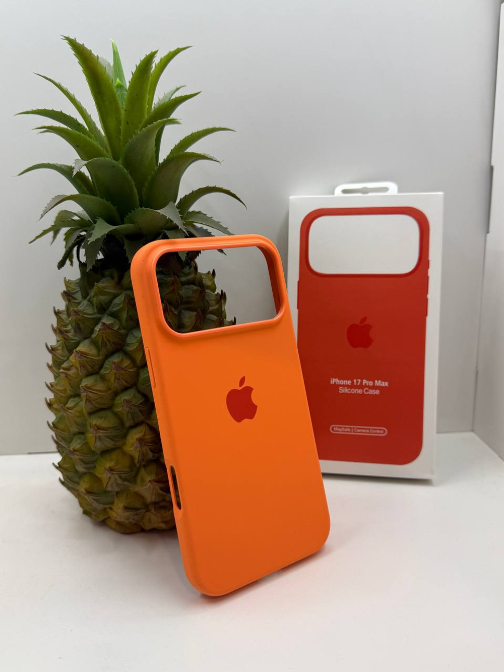 Silicone case с анимацией для iPhone 17 Air