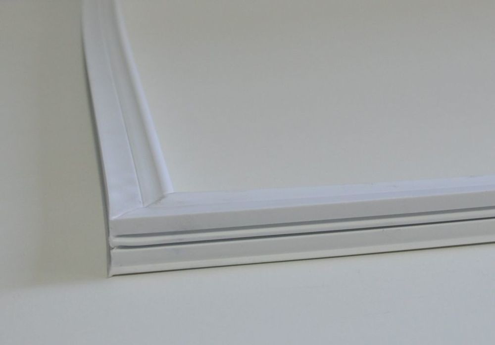 Уплотнитель для холодильника Позис Мир 148 (холодильная камера) Размер 113*56 см Профиль 012