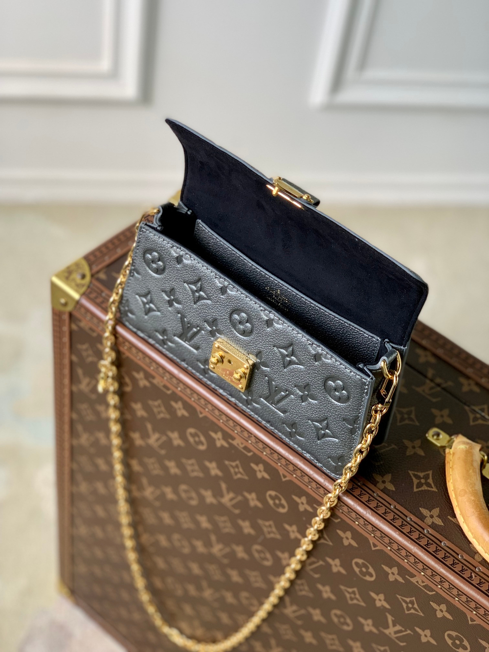 Louis Vuitton Metis Wallet On Chain