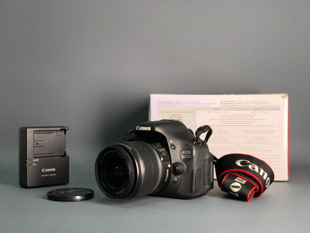Canon 600D Kit 18-55mm IS 5.500 кадров