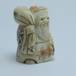 Нэцкэ Дзюродзин с мешком риса и веером