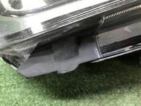 Битая Фара правая Toyota Hilux 8 (2015-2020) LED
