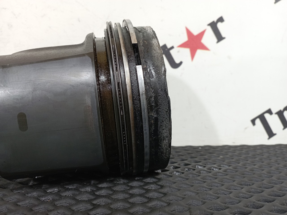 Поршень с шатуном