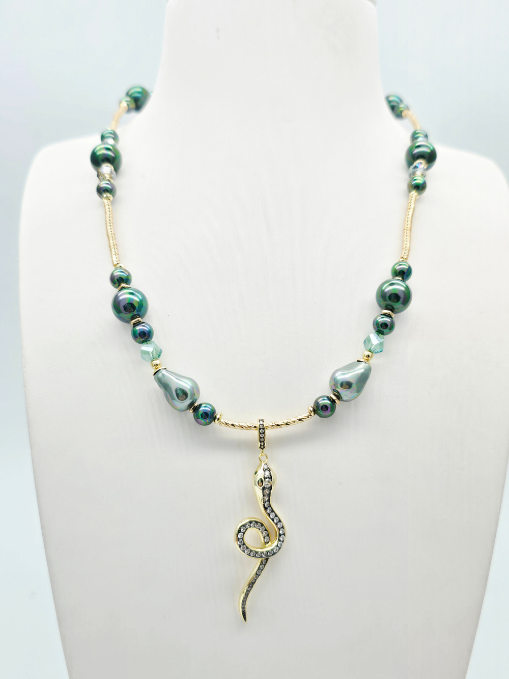 91004047 Колье Selena Pearls