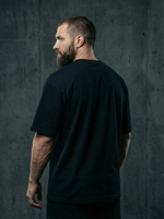 Футболка оверсайз хлопковая черная LEGENDA Весёлый Роджер (красный фон)