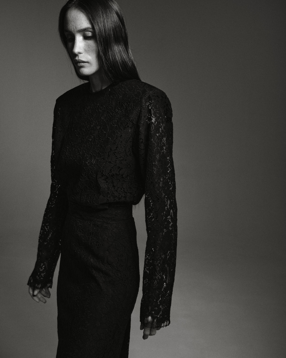 Блуза из черного кружева