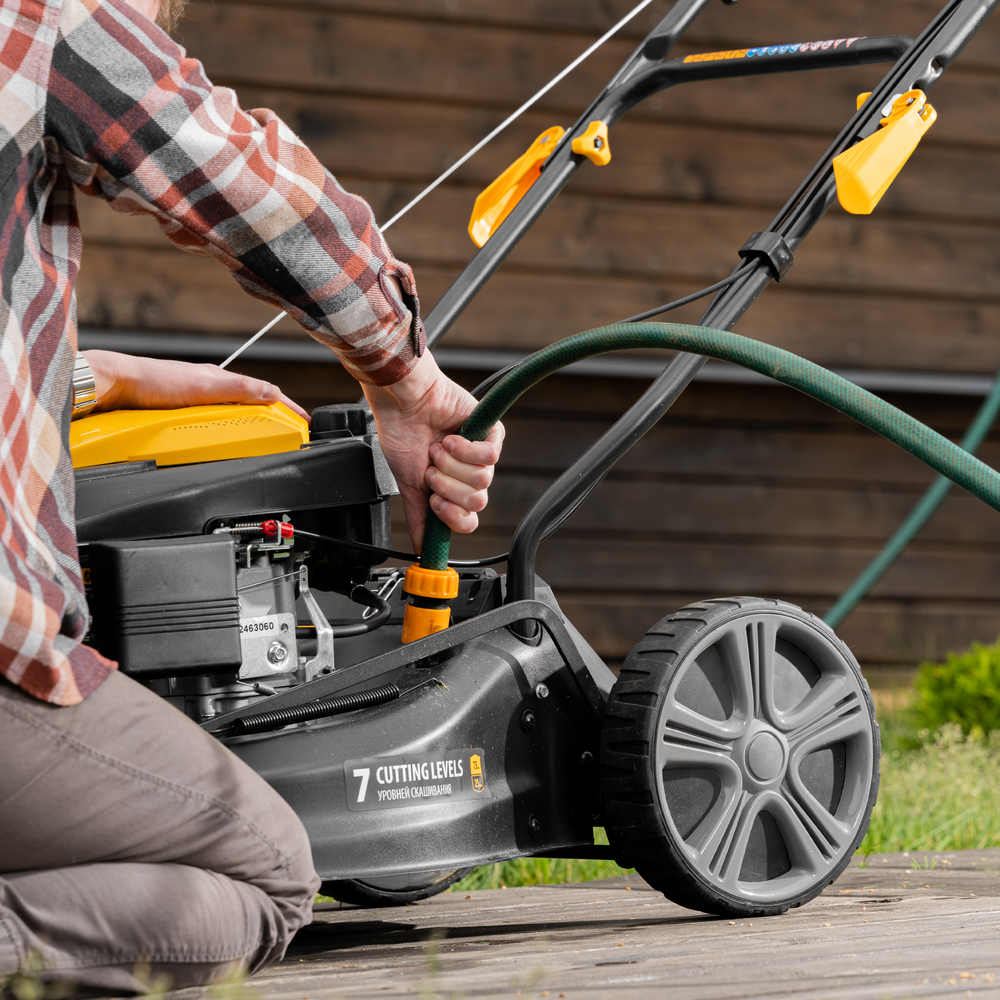 Газонокосилка бензиновая GLD-460SP, 146 куб.см., шир. 46 см,привод,7 уров.,травосб. 50 л// Denzel