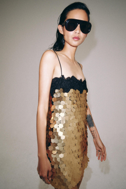 ZARA КОРОТКОЕ ПЛАТЬЕ С ПАЙЕТКАМИ — ZW COLLECTION, ЗОЛОТИСТЫЙ