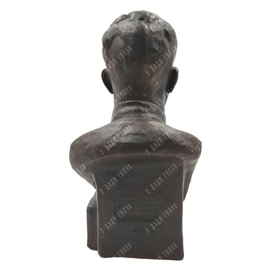 Бюст И. В. Сталина. Гжель. Автор Василик Н. Всекохудожник. 1933 г.
