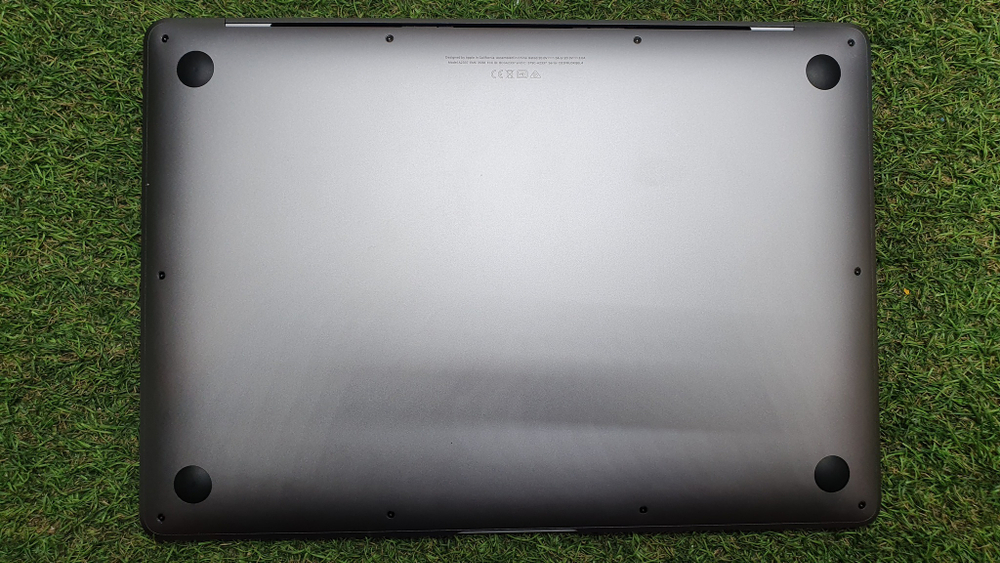 MacBook Air 13 2020 M1 43 цикла