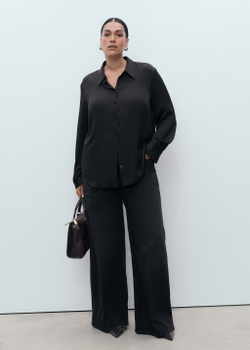 Джинсы с широкими штанинами и высокой посадкой