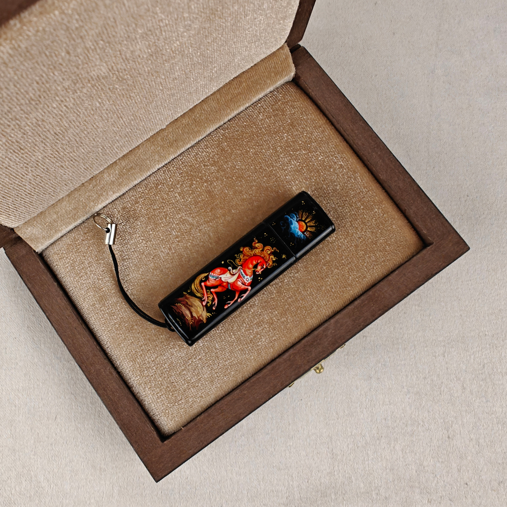 Флешка USB в футляре с ручной росписью "Сказочный конь"