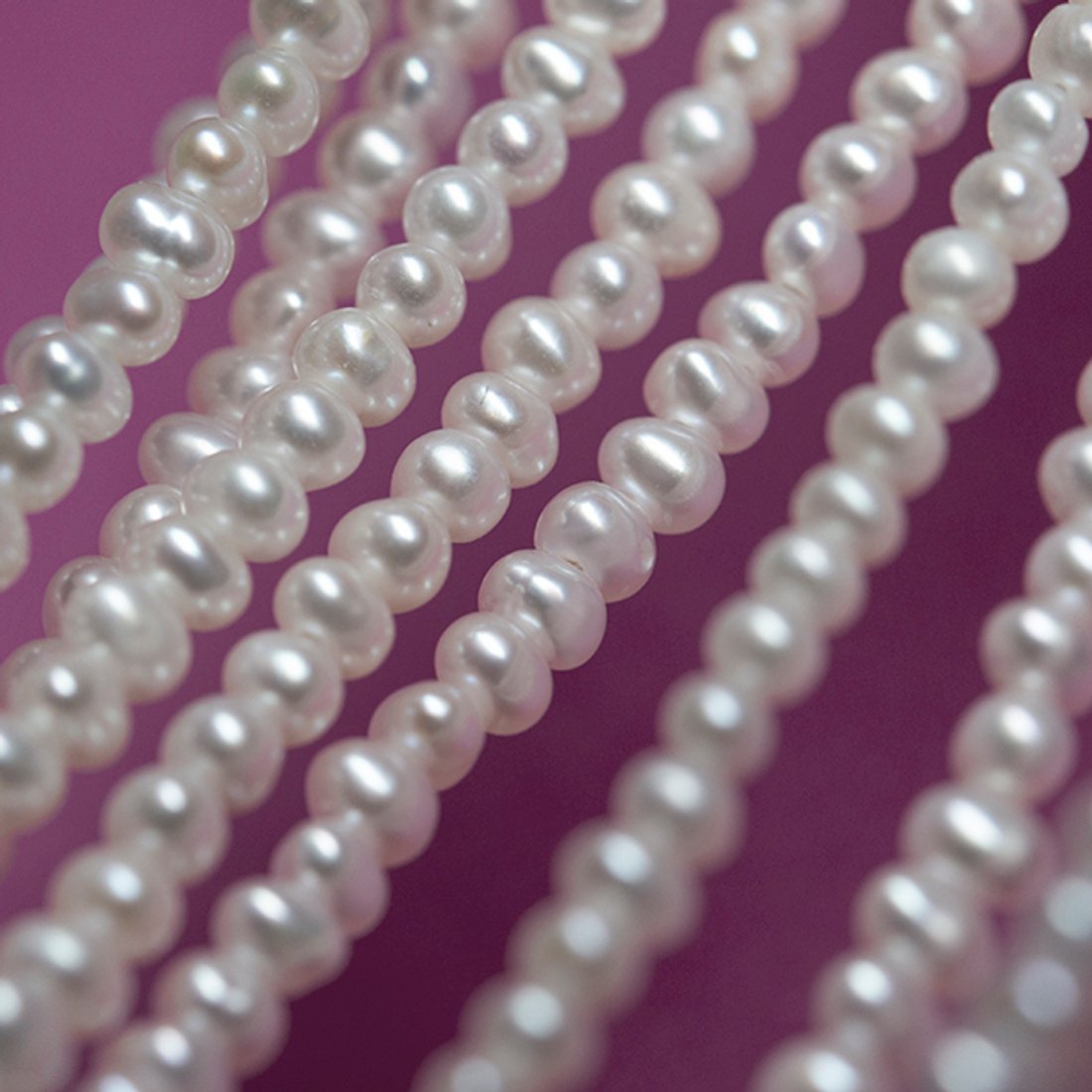 Жемчуг культивированный овальный Baby AA Grade, белый, 2,5*3мм