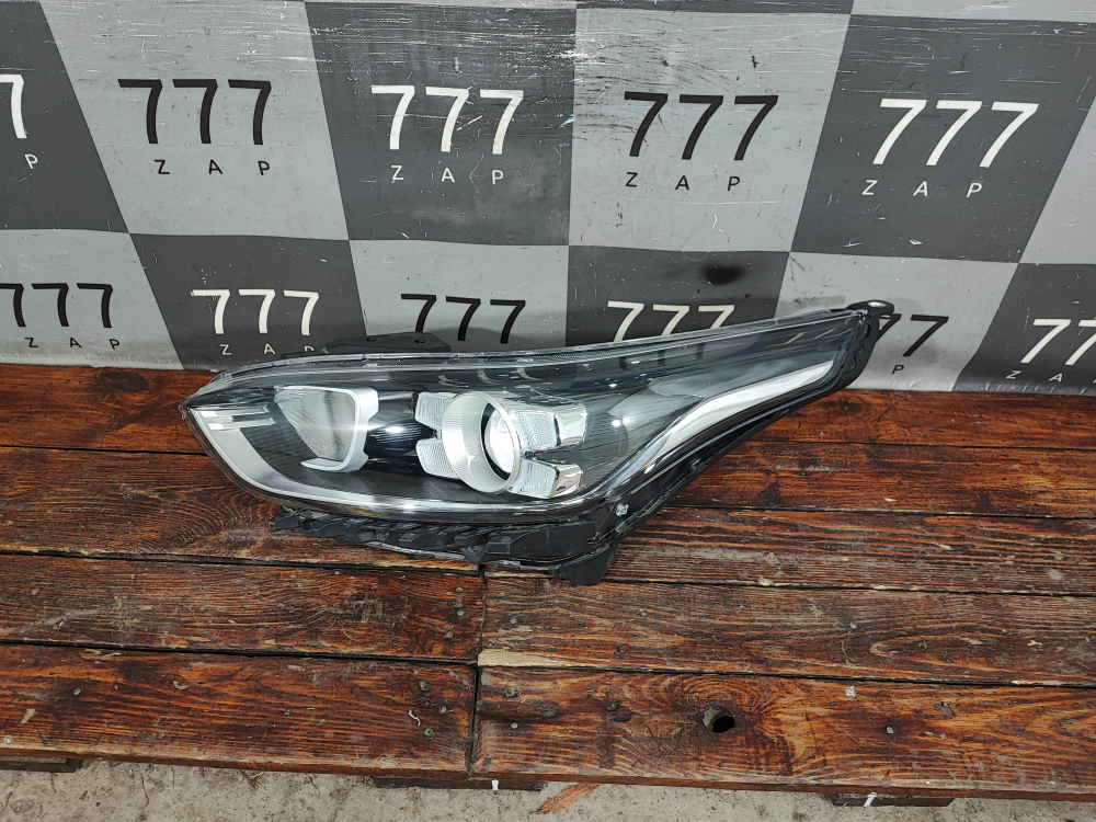 Фара левая Kia Cerato 4 (BD) 18-21 Б/У Оригинал 92101M6000