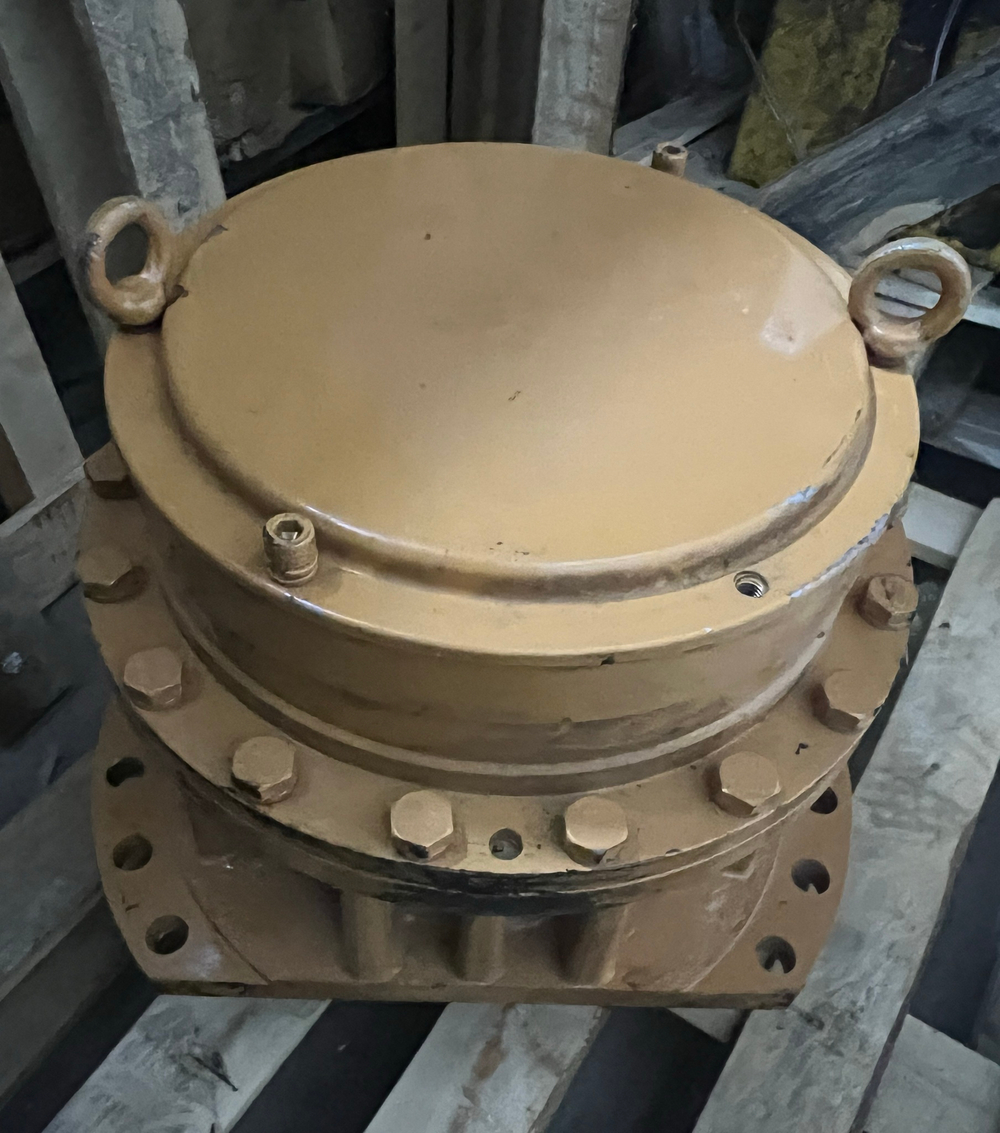 Редуктор поворота Komatsu PC200-7