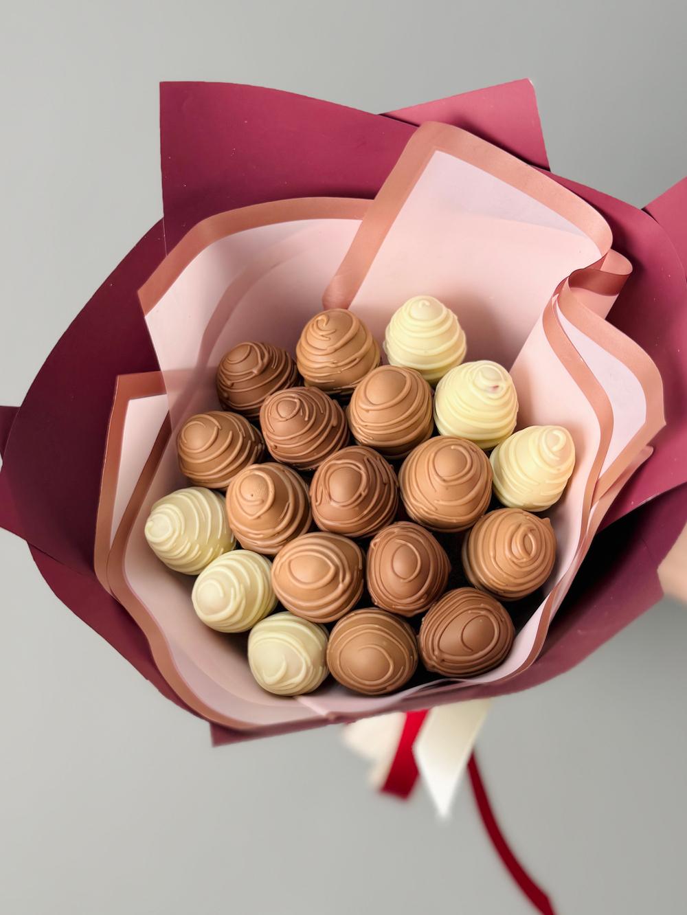 Букет клубники в шоколаде «Сладкое трио», 19 ягод