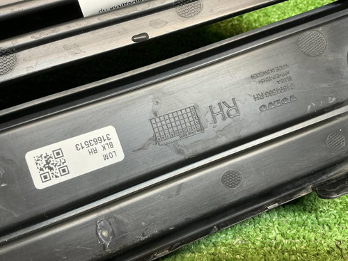 Решетка перед. бампера Volvo XC90 2 19-24 R-Design