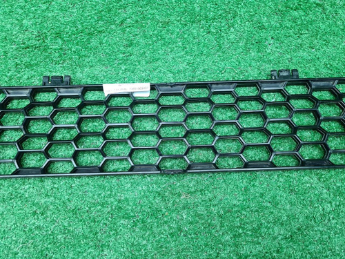 Решетка переднего бампера Scania R-Series (16-нв)