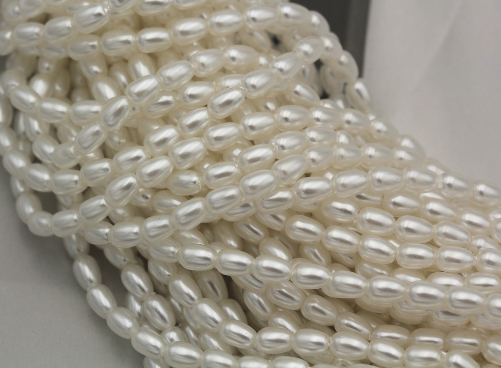 Жемчуг 3,1мм, рис "Майорка" белый (нить)