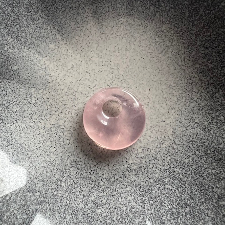 Подвеска. Розовый кварц