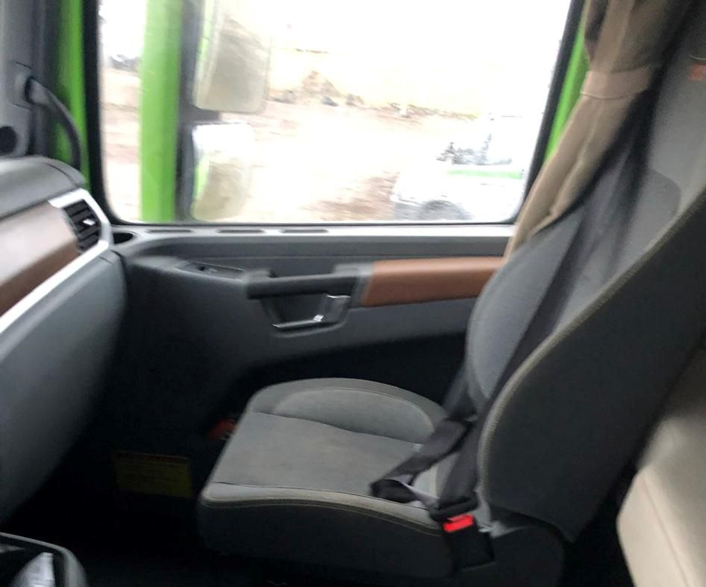 Shacman (Shaanxi) SX* 8x4 Самосвал SX33186V366 (Дизельный, 11,6 л, 423 л.с., МТ)