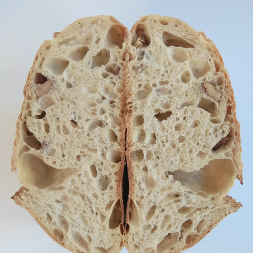 Хлеб деревенский с грецким орехом и розмарином