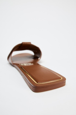 ZARA САНДАЛИИ КОЖАНЫЕ СО СКРЕЩЕННЫМИ ДЕТАЛЯМИ НА ПЛОСКОЙ ПОДОШВЕ, КОРИЧНЕВЫЙ