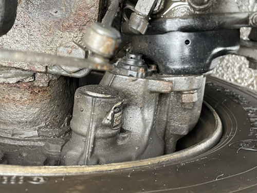 Суппорт задний левый