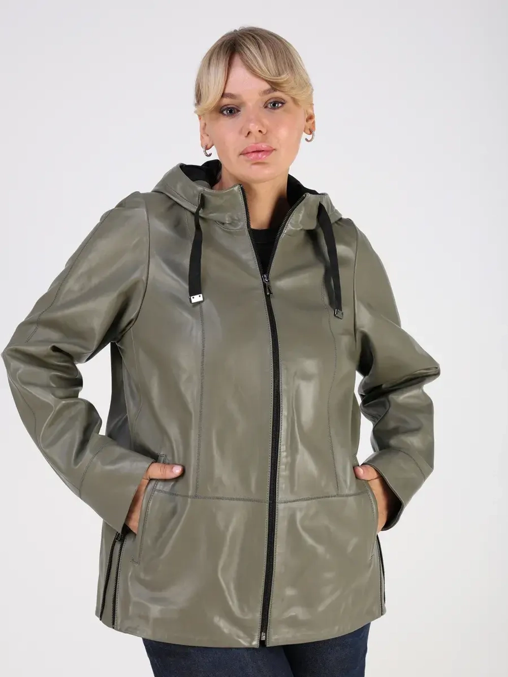 Кожаная куртка демисезонная с капюшоном