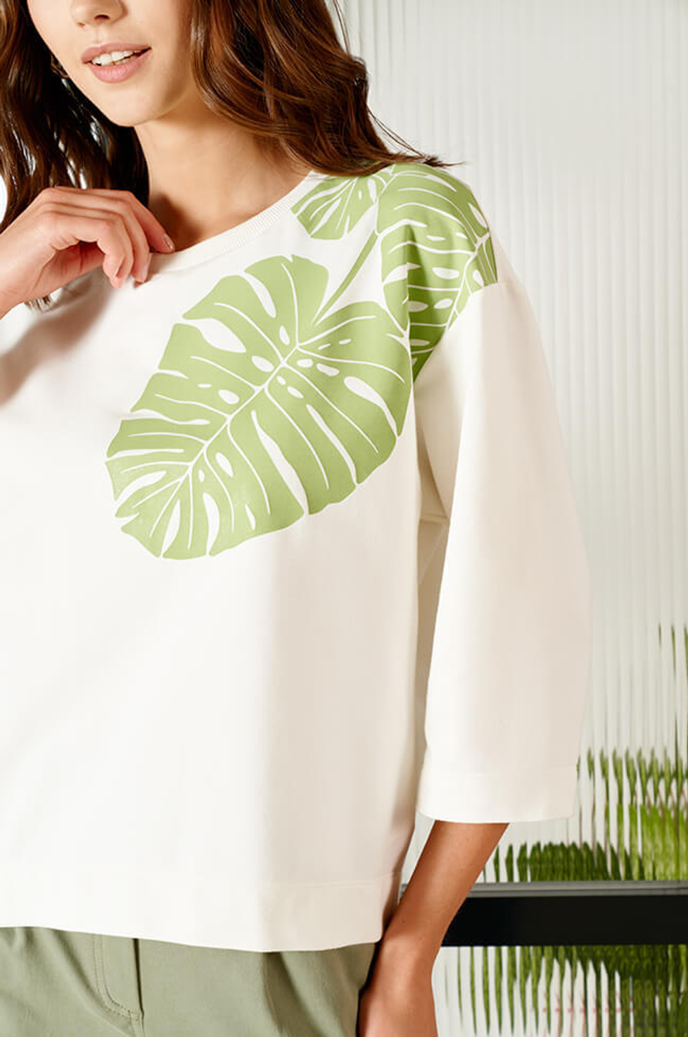 22681 Джемпер женский (молочный)