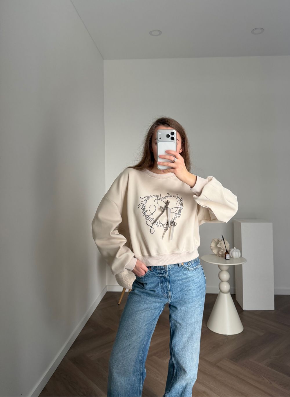 Свитшот Купидон бежевый