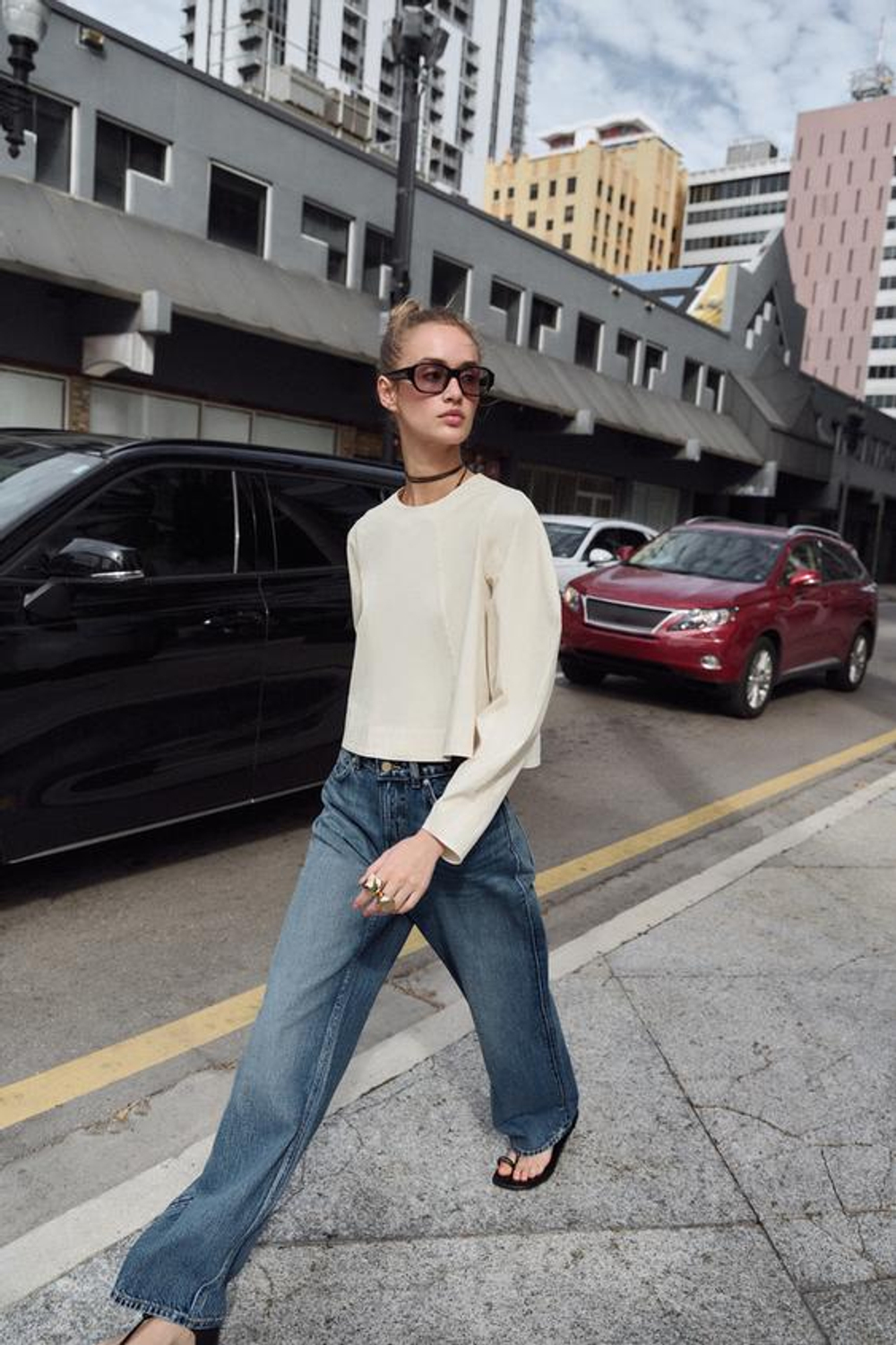 ZARA УКОРОЧЕННЫЙ ТОП С ОБЪЕМНЫМИ РУКАВАМИ, ЭКРЮ