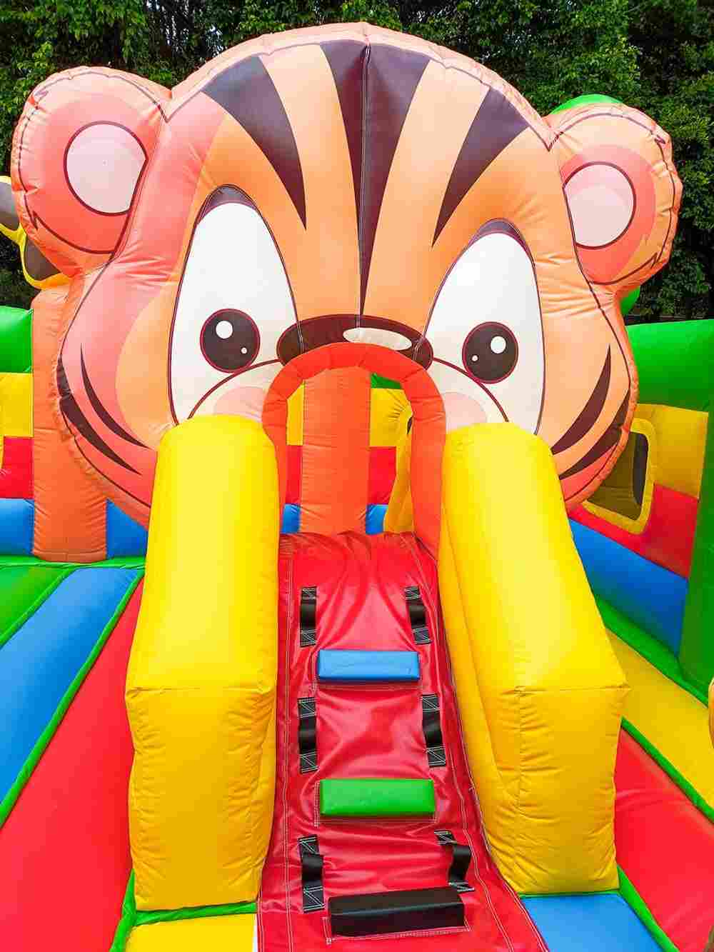 Коммерческий надувной батут «Зоомир 3», 11*7*5 м.