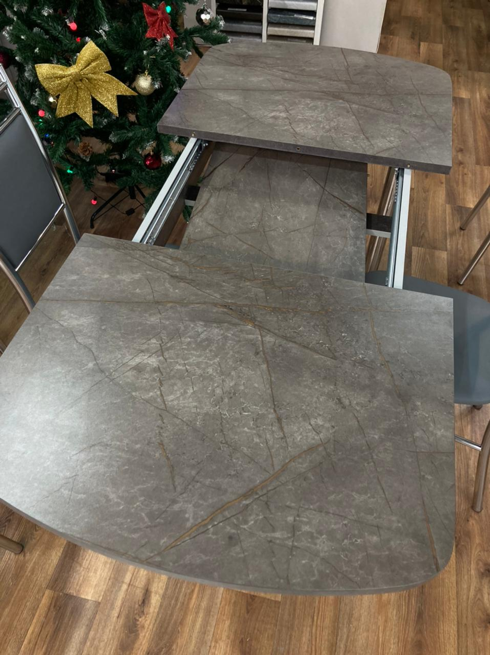 Стол разд Пластиковый подстолье прямое хром Царг.пояс бетон темный Ст-ца каспий бронзовый К-ка кам.т