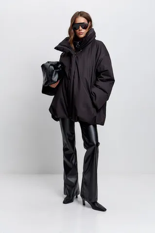 Куртка-баллон зимняя Айсель черного цвета