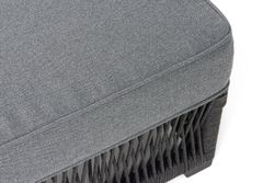 "Ривьера" шезлонг плетеный из роупа, каркас алюминий темно-серый (RAL7024) муар, роуп темно-серый круглый, ткань темно-серая 027