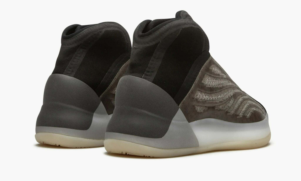 Yeezy QNTM Kids "Barium"