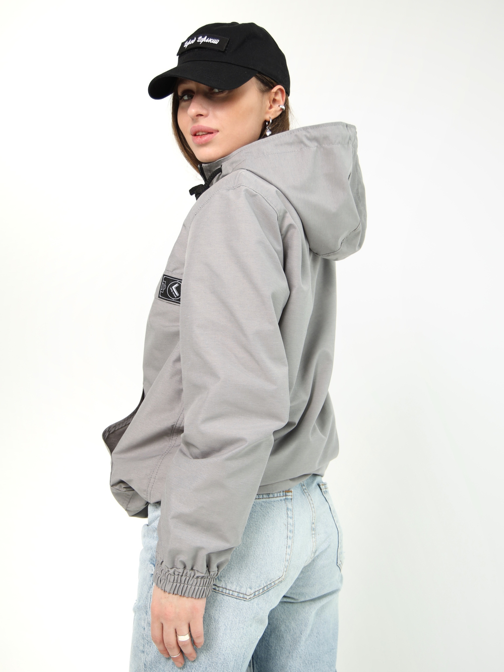 Анорак мужской без утеплителя серый Город Горький