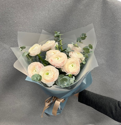 Нежнейшие  ранункулисы в нежной упаковке 9