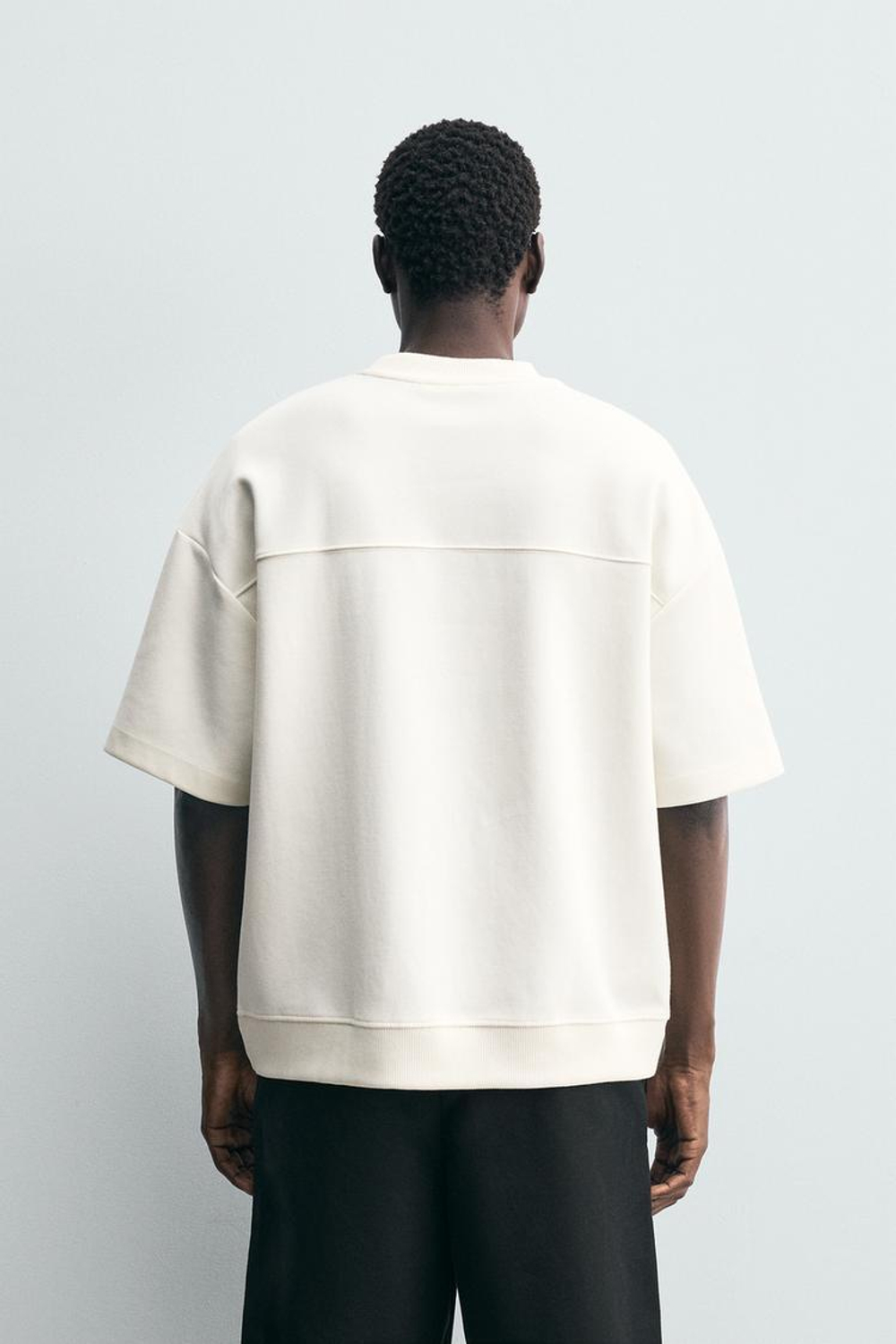 ZARA ТЕХНИЧЕСКАЯ ТОЛСТОВКА INTERLOCK С НАШИВКОЙ, ЖЕЛТОВАТО-БЕЛЫЙ