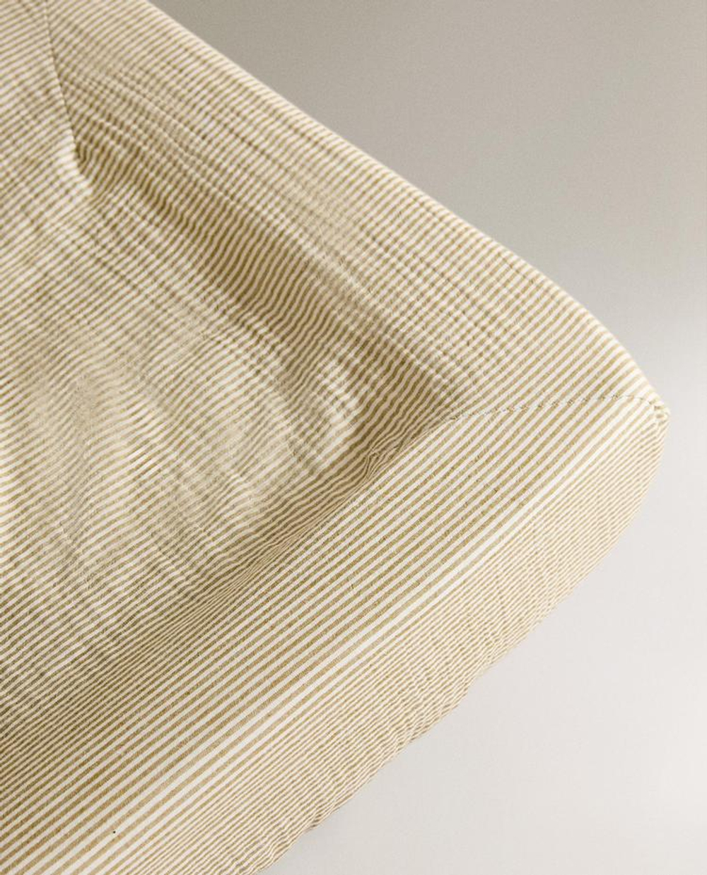 ZARA HOME ДЕТСКИЙ ЧЕХОЛ ДЛЯ ПЕЛЕНАЛЬНОГО МАТРАСИКА В ПОЛОСКУ, ЗЕЛЕНЫЙ