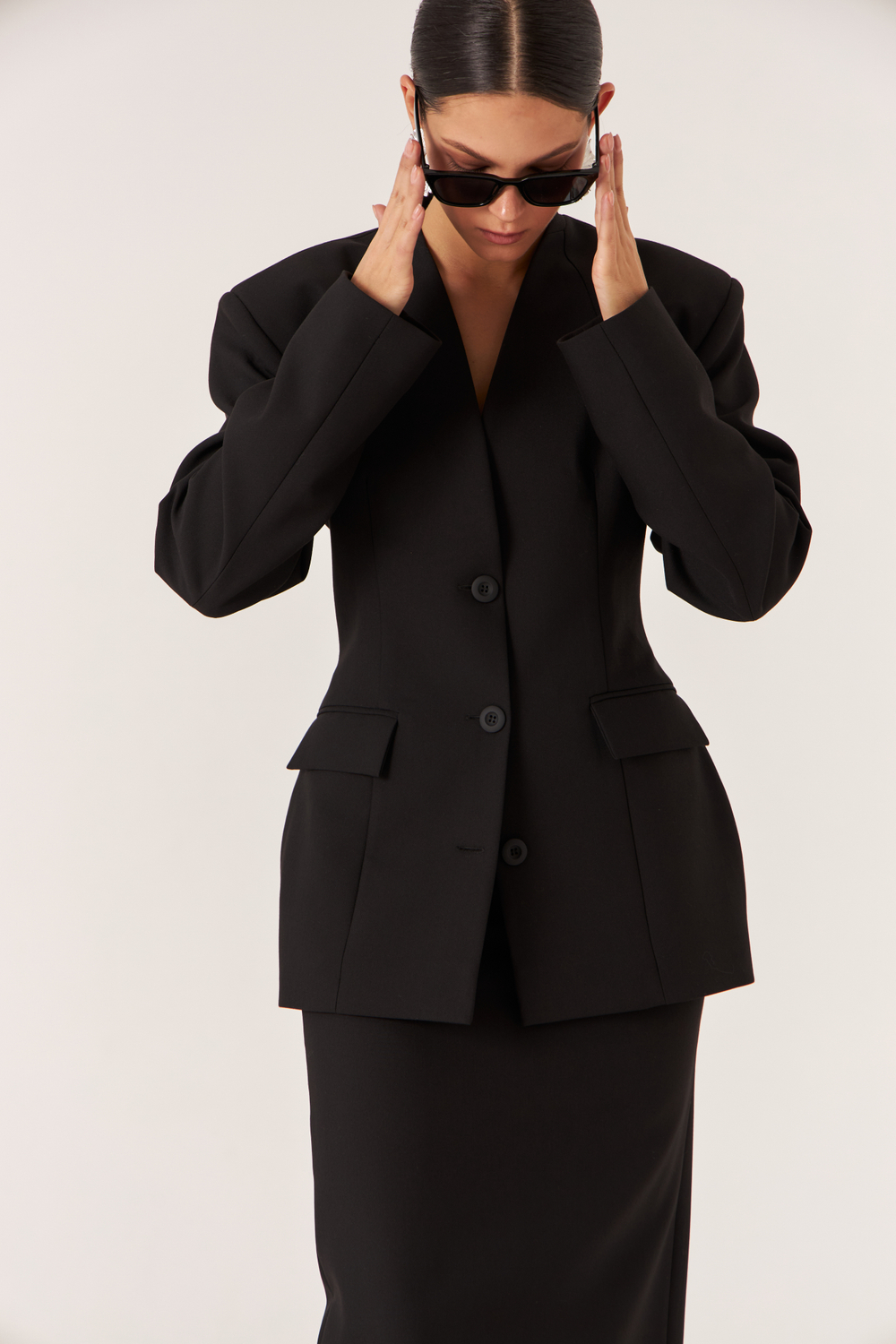 Пиджак облегающий