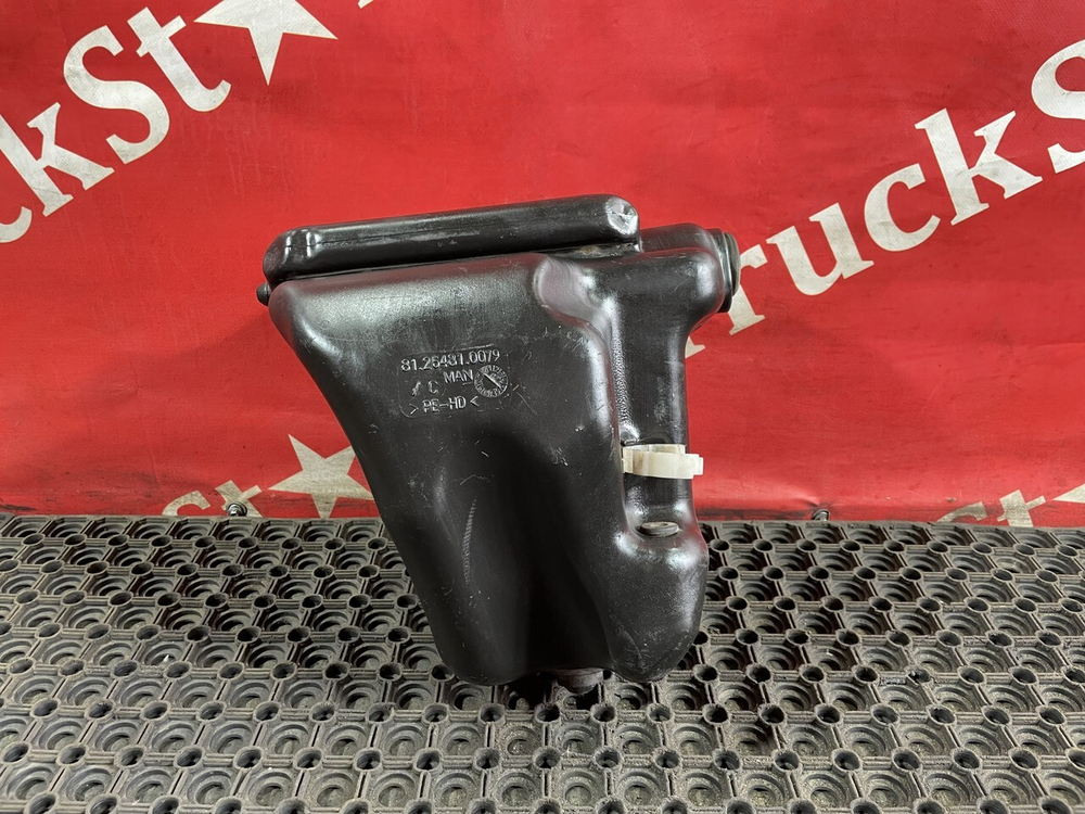 Бачок омывателя лобового стекла